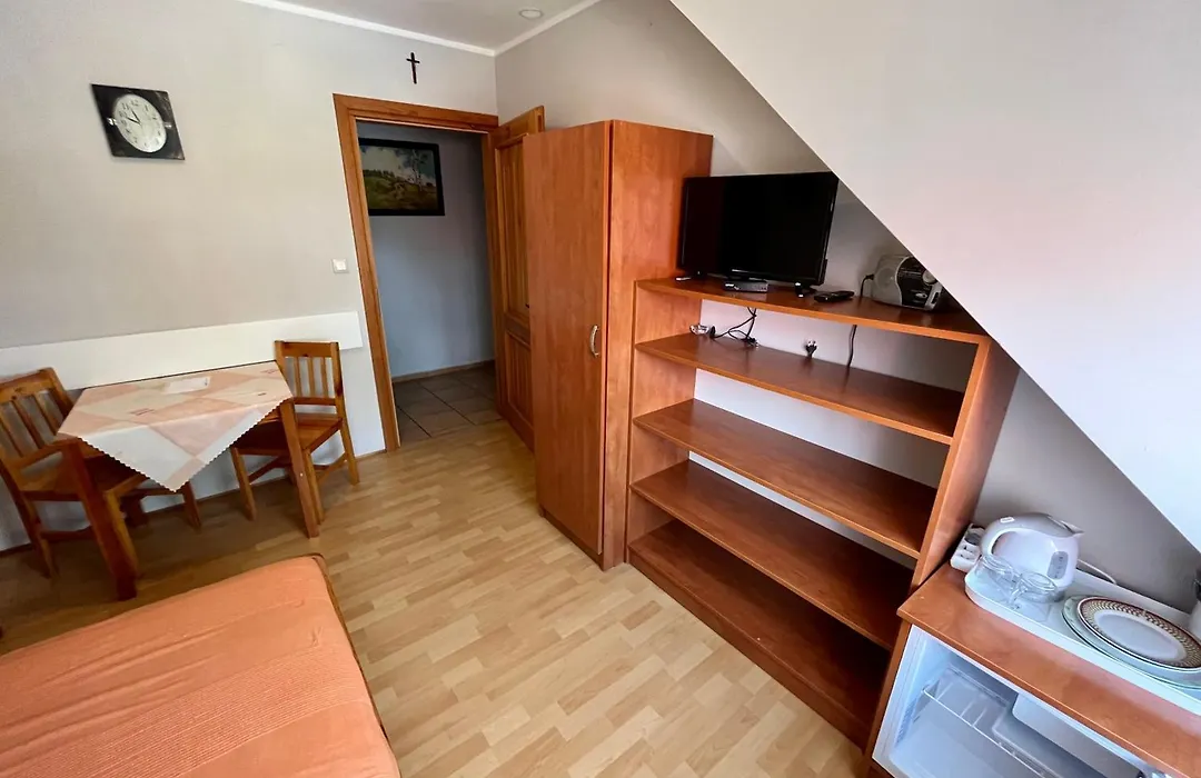 Pokoje gościnne Pod bocianami-1